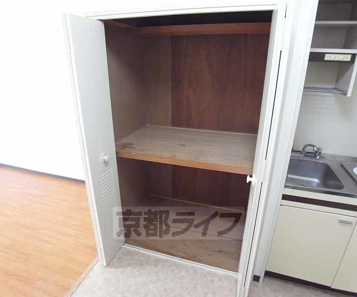 京都府京都市左京区一乗寺西水干町の賃貸マンションの内装