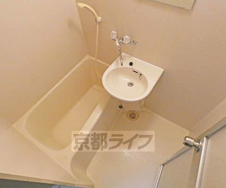ヴィラ伊豆蔵202の風呂