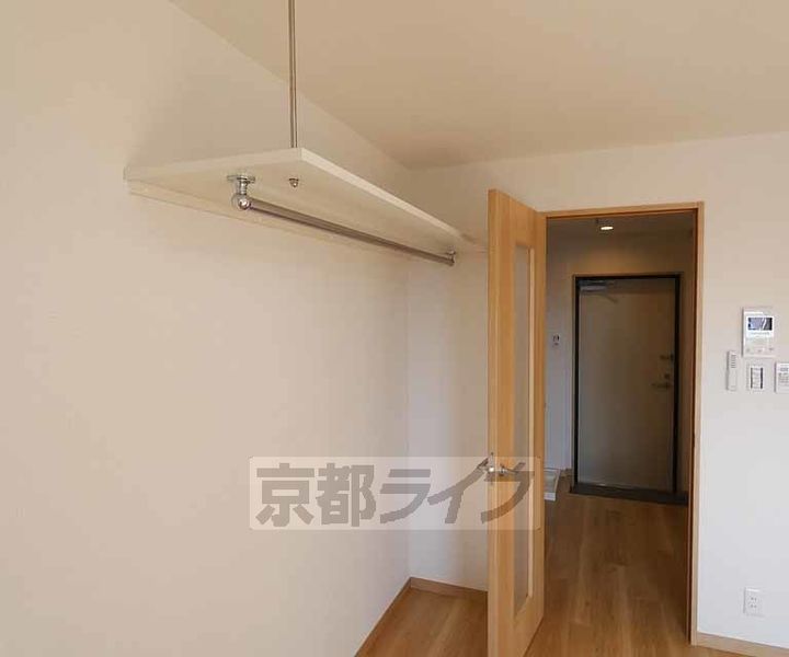 フラッティ千本下長者町の居間