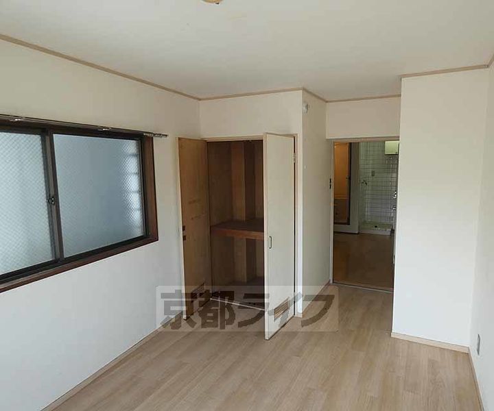 リビエール高野202の居間