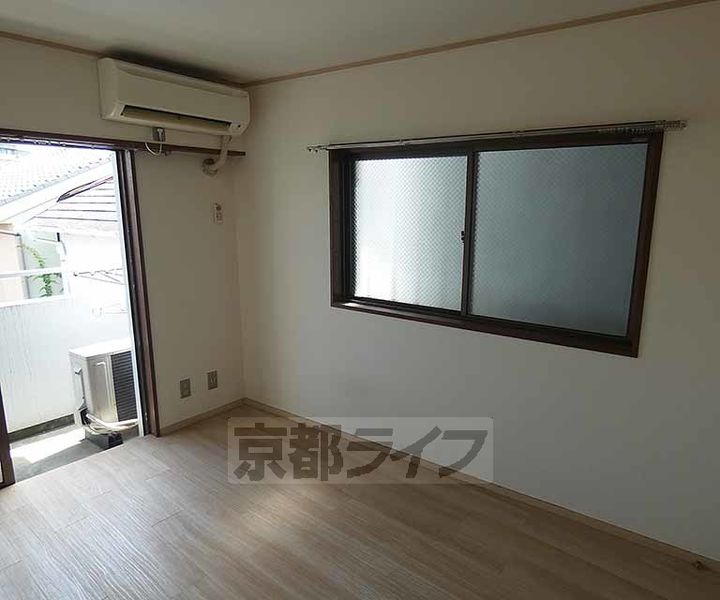 リビエール高野202の居間