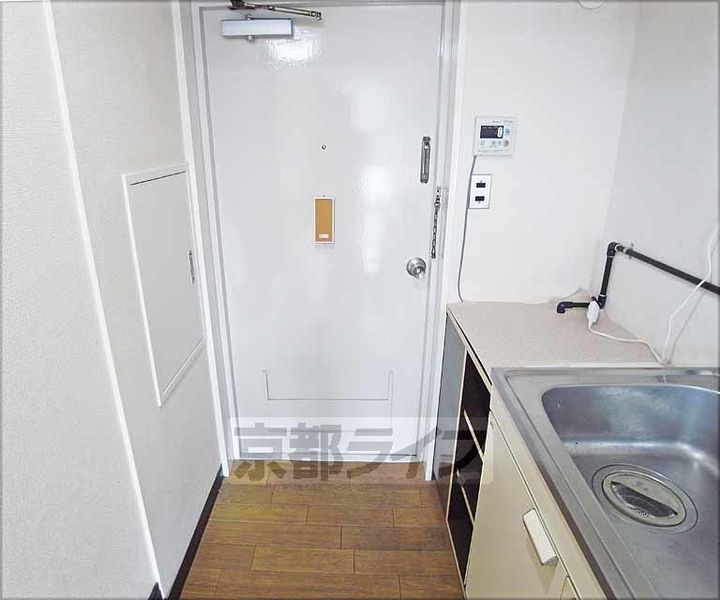 デジデンス宝ヶ池25の玄関