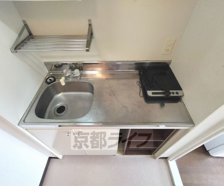 京都府京都市上京区大宮通下長者町下ル清元町の賃貸マンションのキッチン