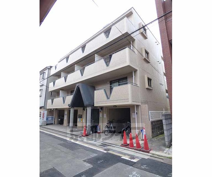 京都府京都市上京区桐木町の賃貸マンションの外観