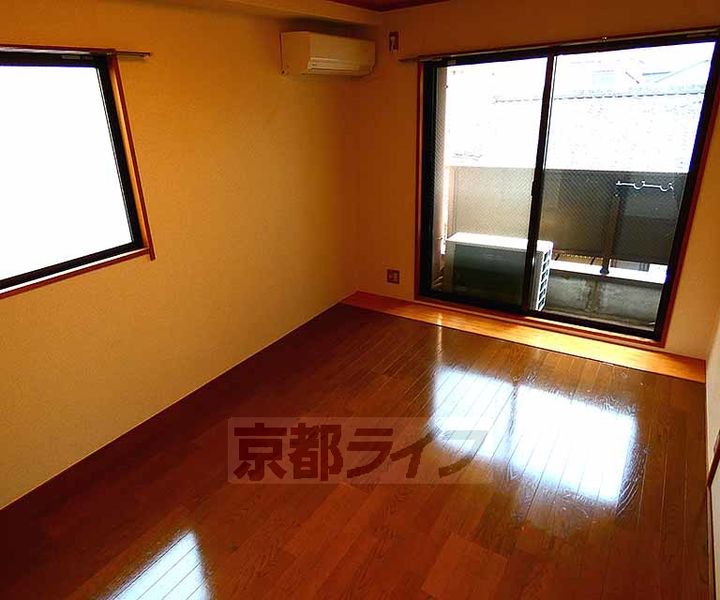 八廣ビル301の居間
