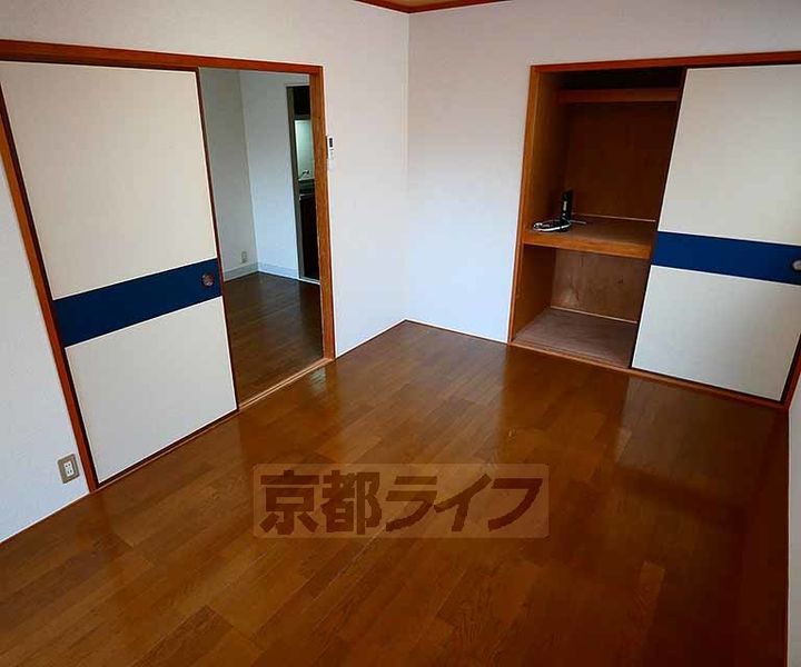 八廣ビル301の居間