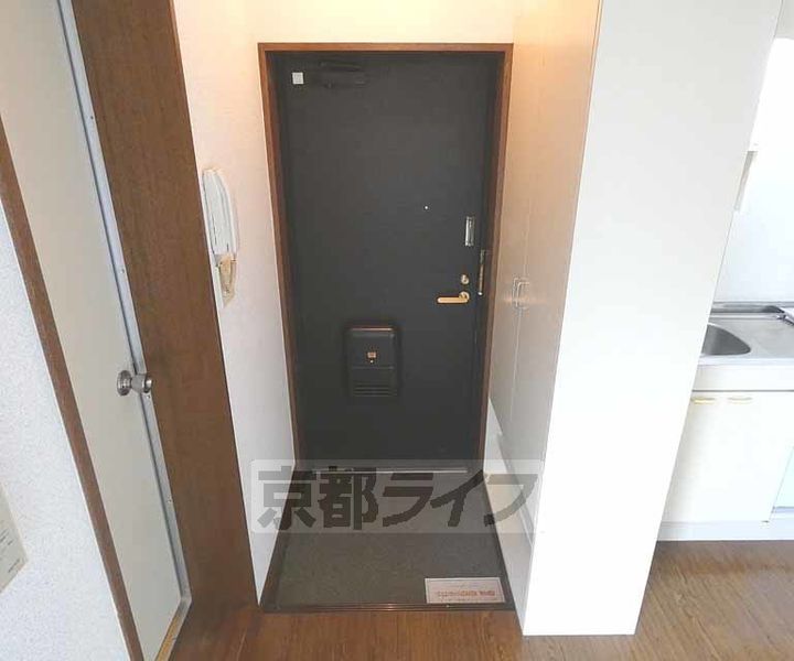 京都府京都市上京区塔ノ段今出川上ル三丁目上片原町の賃貸マンションの玄関