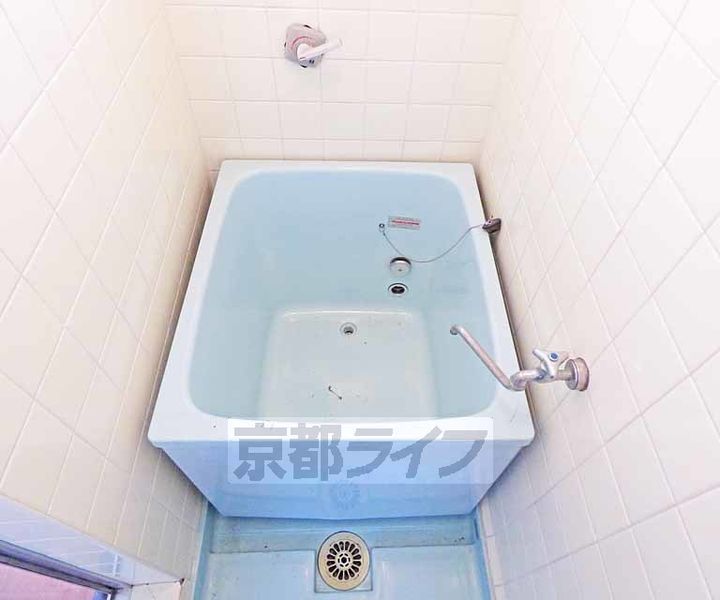 京都府京都市上京区下ノ森通仁和寺街道下る鳳瑞町の賃貸マンションの風呂