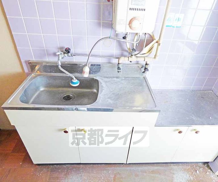 京都府京都市上京区下ノ森通仁和寺街道下る鳳瑞町の賃貸マンションのキッチン