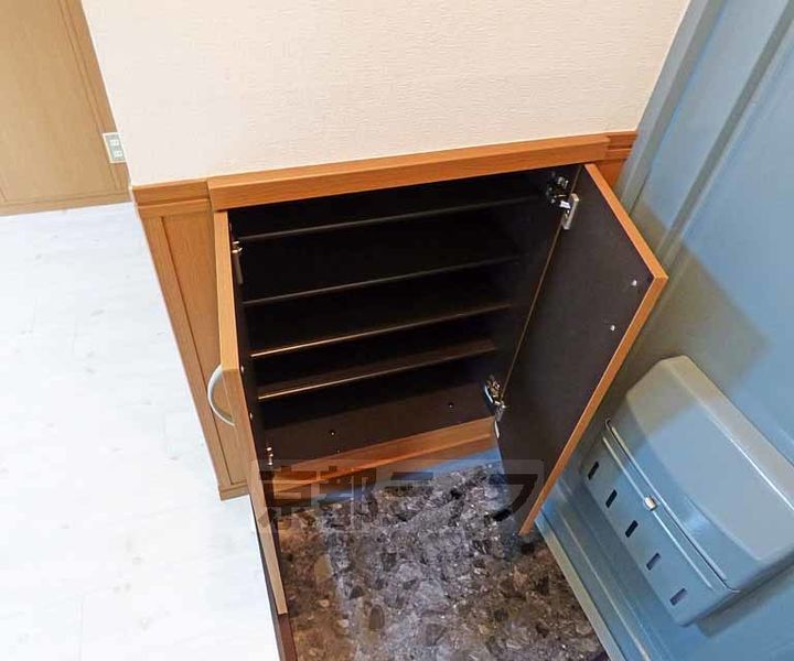 第11長栄シャトー泉305の内装