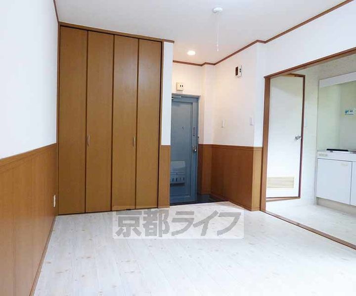 第11長栄シャトー泉305の居間