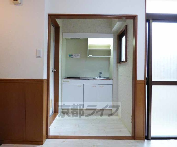 第11長栄シャトー泉305の居間