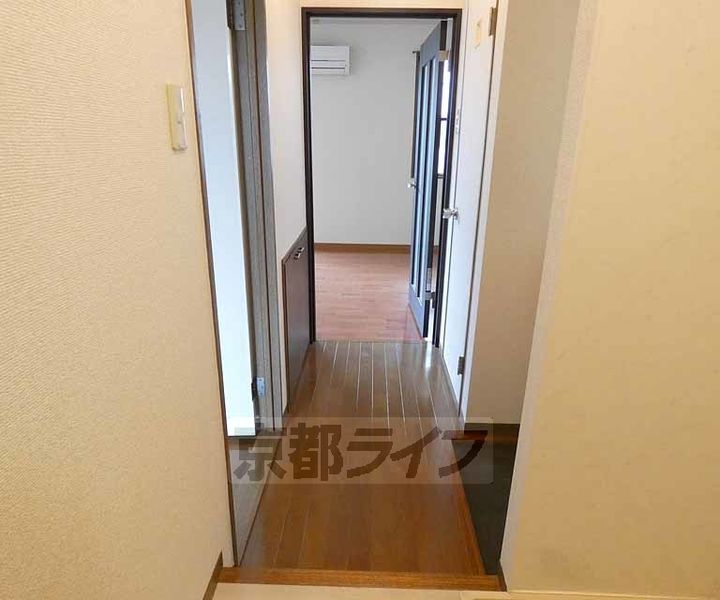 京都府京都市左京区下鴨東半木町の賃貸アパートの玄関
