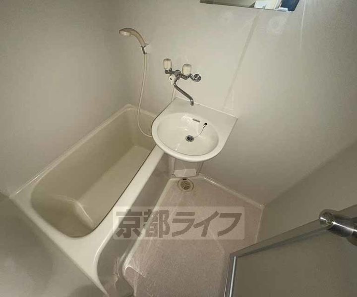 京都府京都市左京区一乗寺庵野町の賃貸マンションの風呂