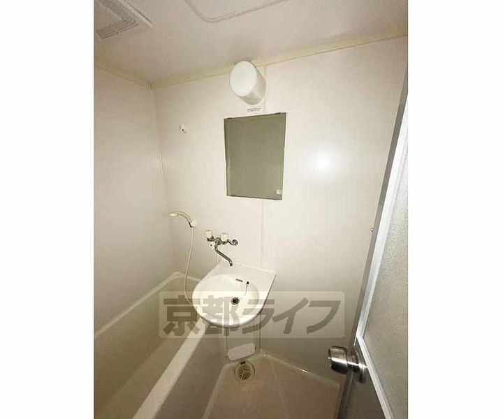 京都府京都市左京区一乗寺庵野町の賃貸マンションの内装