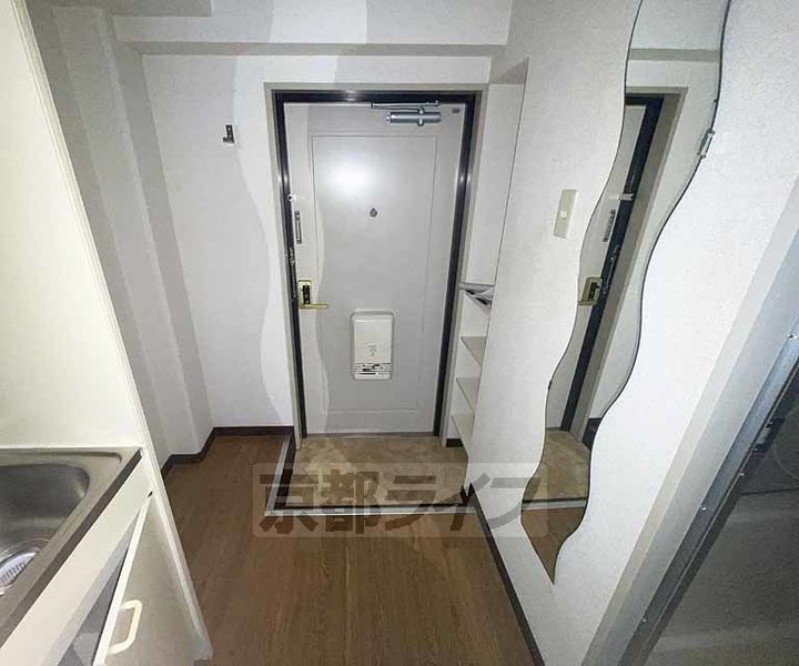 京都府京都市左京区一乗寺庵野町の賃貸マンションの玄関