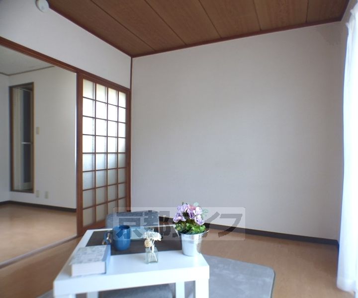 葵ハイツ206の居間