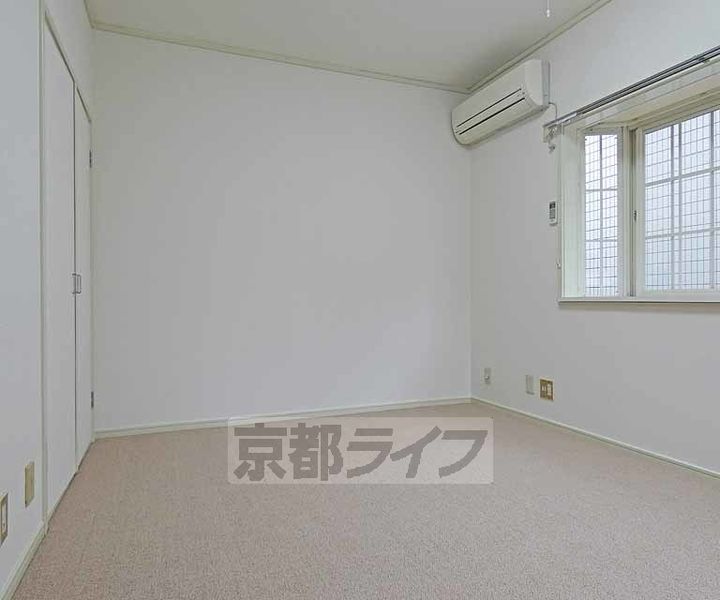 メゾングランドール102の居間