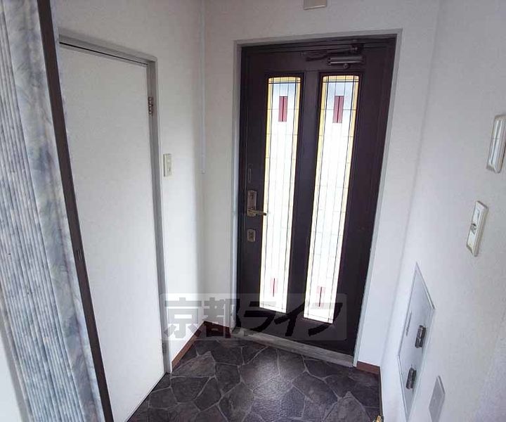 京都府京都市左京区上高野山ノ橋町の賃貸マンションの玄関