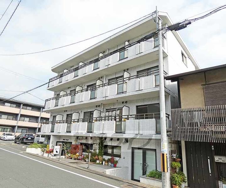 京都府京都市北区鷹峯黒門町の賃貸マンションの外観