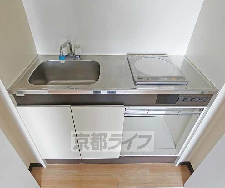 京都府京都市北区鷹峯黒門町の賃貸マンションのキッチン