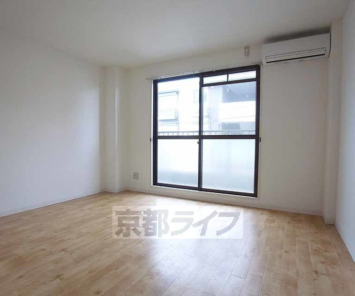 京都府京都市左京区田中飛鳥井町の賃貸マンションの居間