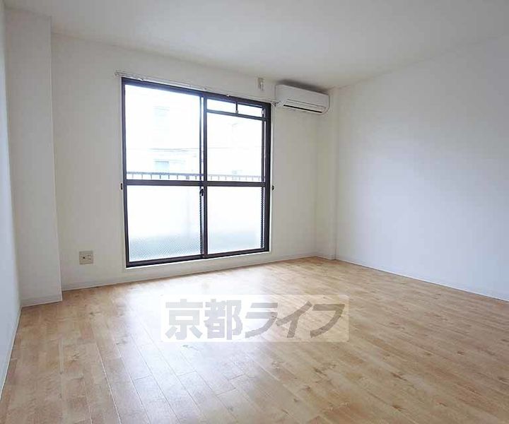 京都府京都市左京区田中飛鳥井町の賃貸マンションの居間