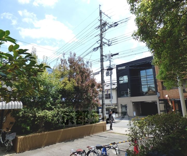 京都府京都市上京区新白水丸町の賃貸マンションの周辺