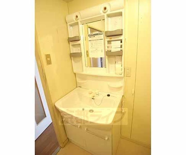 京都府京都市上京区新白水丸町の賃貸マンションの内装