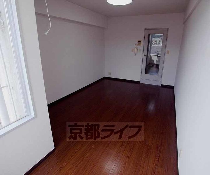 珠光ビル百万遍301の居間