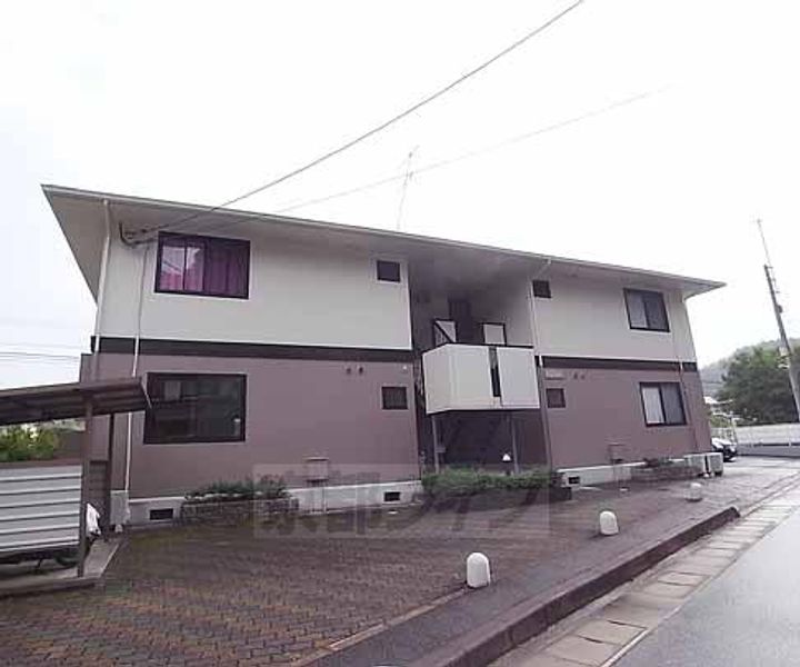 京都府京都市左京区岩倉幡枝町の賃貸アパートの外観