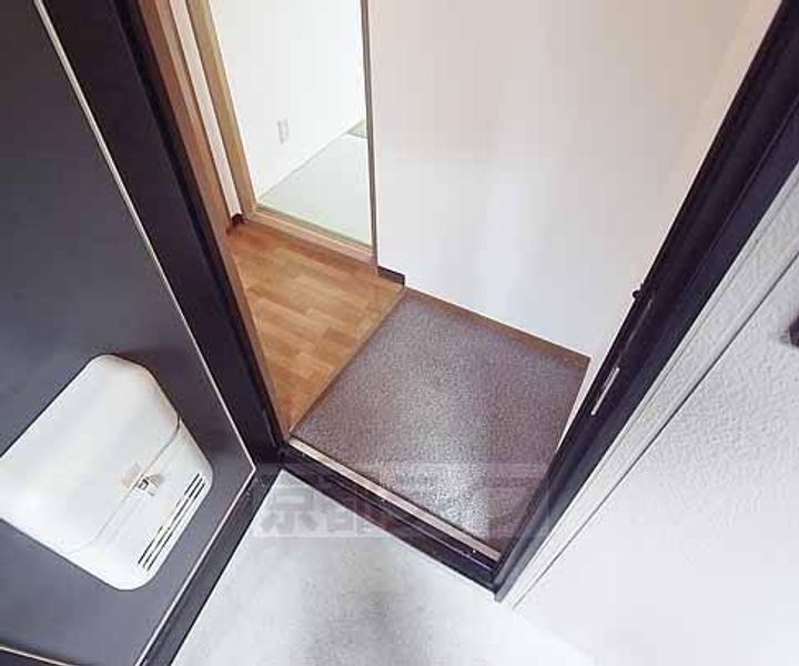 京都府京都市左京区岩倉幡枝町の賃貸アパートの玄関