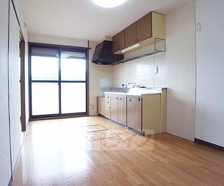 京都府京都市左京区岩倉幡枝町の賃貸アパートの居間