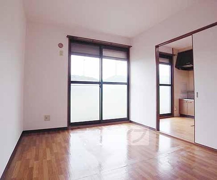 京都府京都市左京区岩倉幡枝町の賃貸アパートの居間