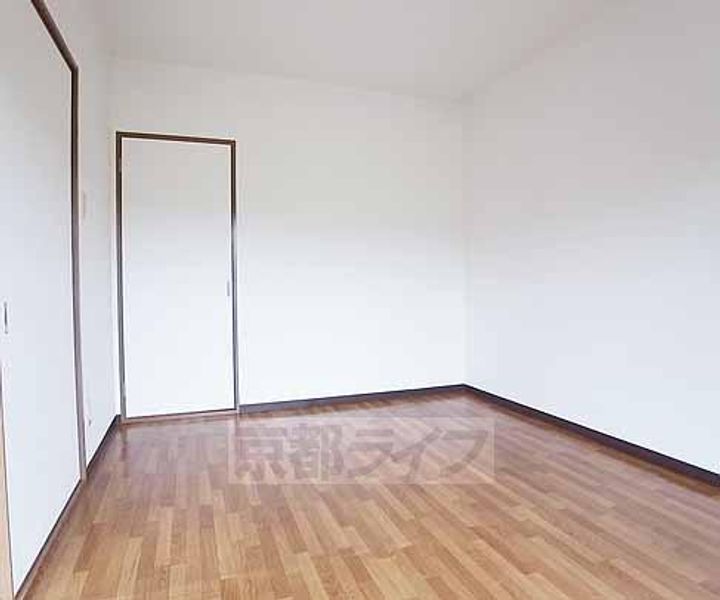 京都府京都市左京区岩倉幡枝町の賃貸アパートの居間