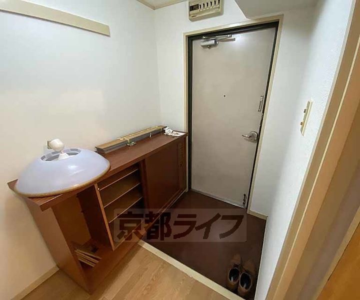京都府京都市下京区塩竈町の賃貸マンションの玄関