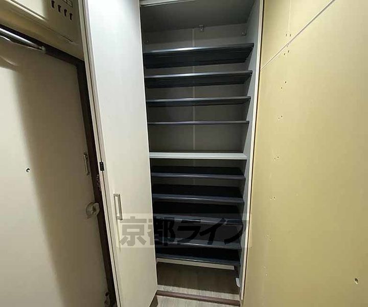 ルネ河原町803の内装