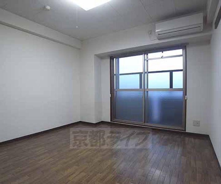 京都府京都市左京区下鴨前萩町の賃貸マンションの居間