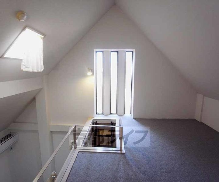 京都府京都市左京区下鴨蓼倉町の賃貸マンションの居間