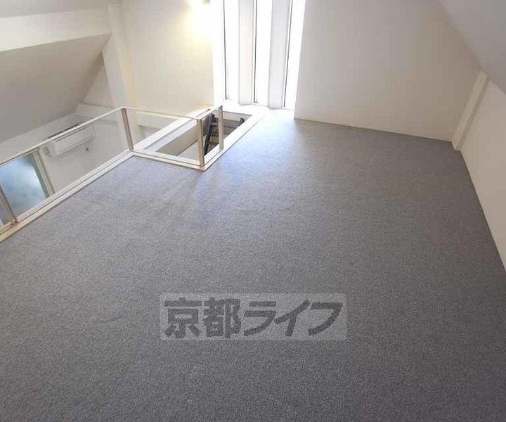 京都府京都市左京区下鴨蓼倉町の賃貸マンションの居間