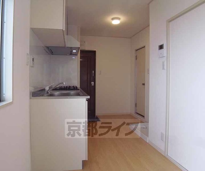 京都府京都市左京区下鴨西本町の賃貸マンションの居間