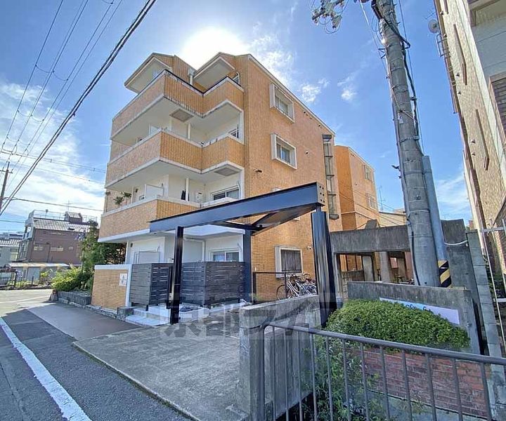 京都府京都市北区上賀茂蝉ケ垣内町の賃貸マンションの外観