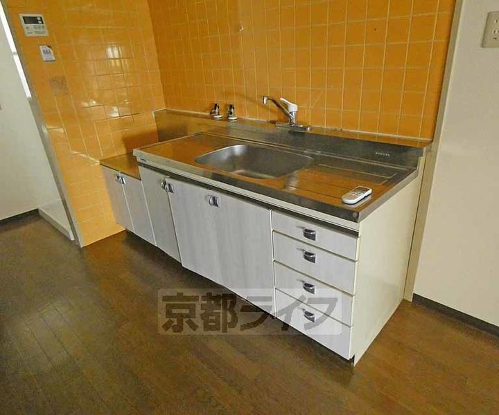 ブエナビスタ京都上鳥羽205のキッチン