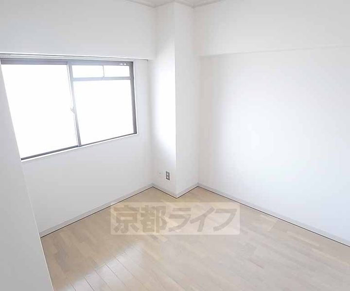 交徳マンション202の居間