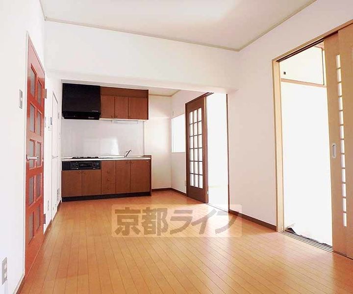 交徳マンション304の居間