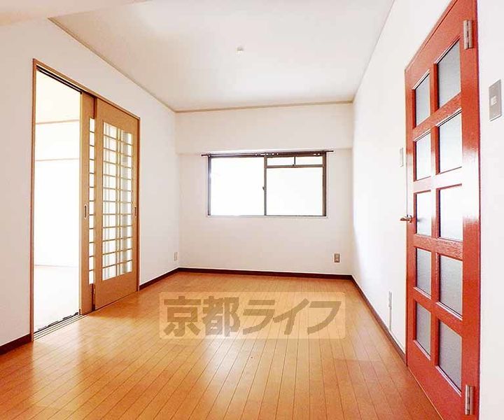 交徳マンション304の居間