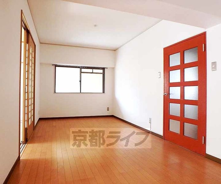 交徳マンション304の居間