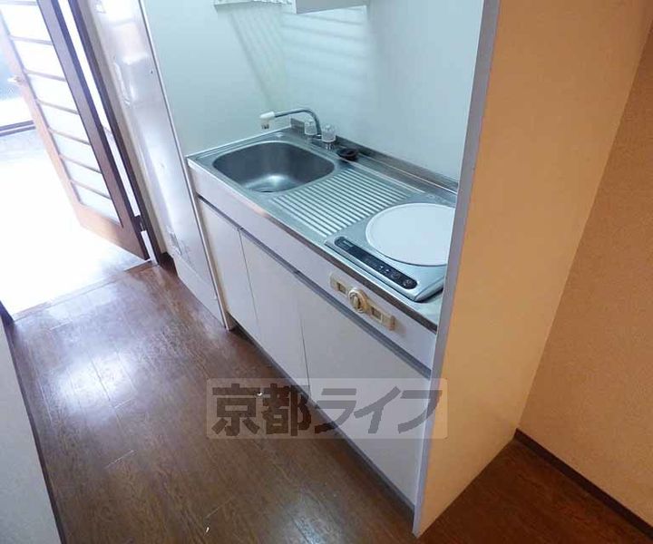 京都府京都市上京区大宮通寺ノ内一町下ル西入伊佐町の賃貸マンションのキッチン