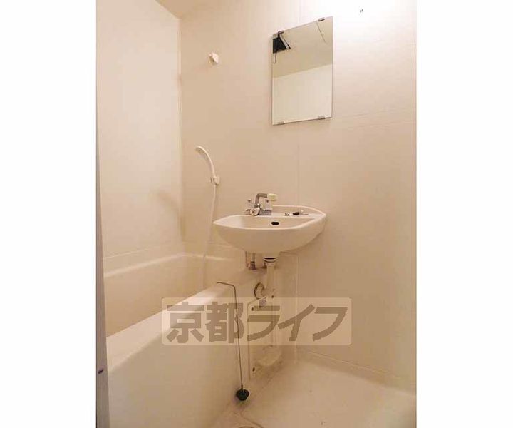 京都府京都市上京区大宮通寺ノ内一町下ル西入伊佐町の賃貸マンションの内装