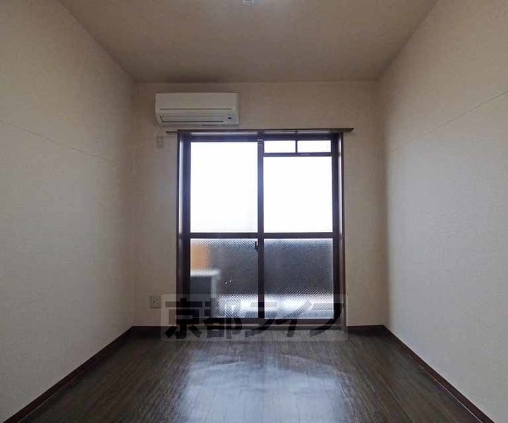 京都府京都市上京区大宮通寺ノ内一町下ル西入伊佐町の賃貸マンションの内装